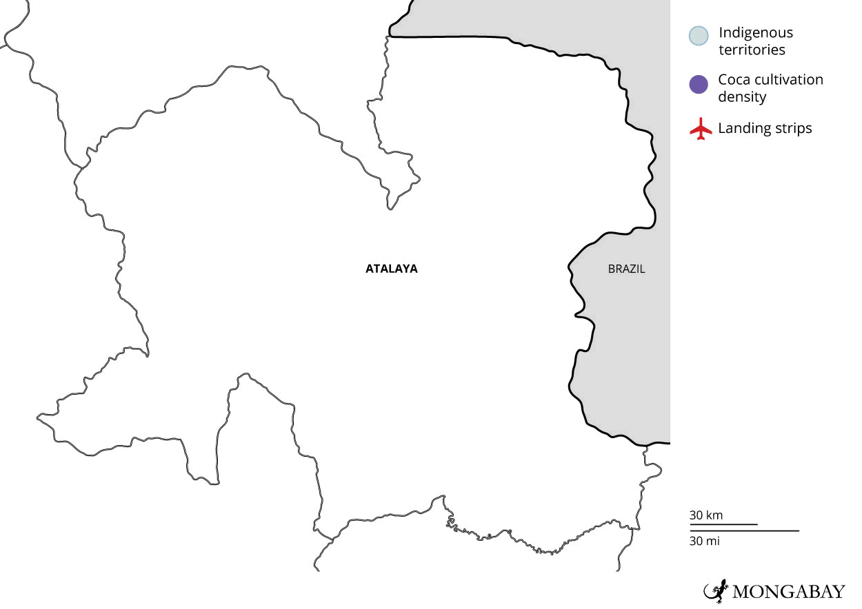 The map shows how the illegal coca crops and illegal airstrips affect the province of Atalaya. Image by Andrés Alegría.
