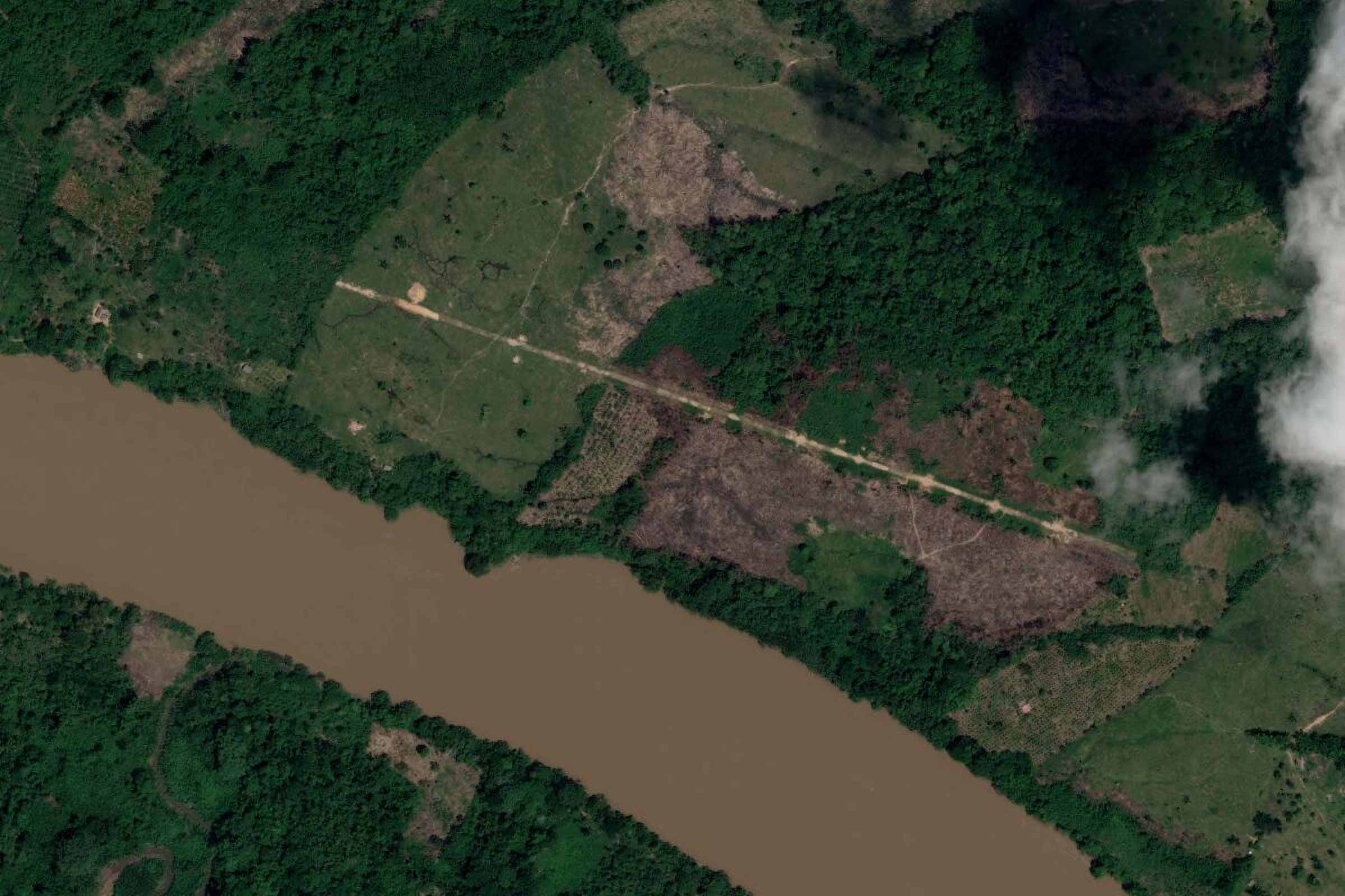 Airstrip observed in 2023 in Oxapampa province. ©️ Earth Genome/Airbus DS