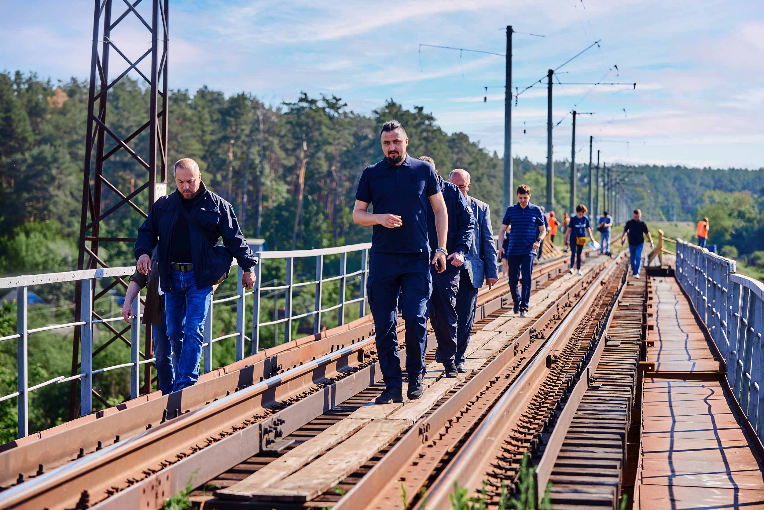 Oleksandr Kamyshin at work, inspecting the railway lines with his team. © Ukrzaliznytsia’s press office